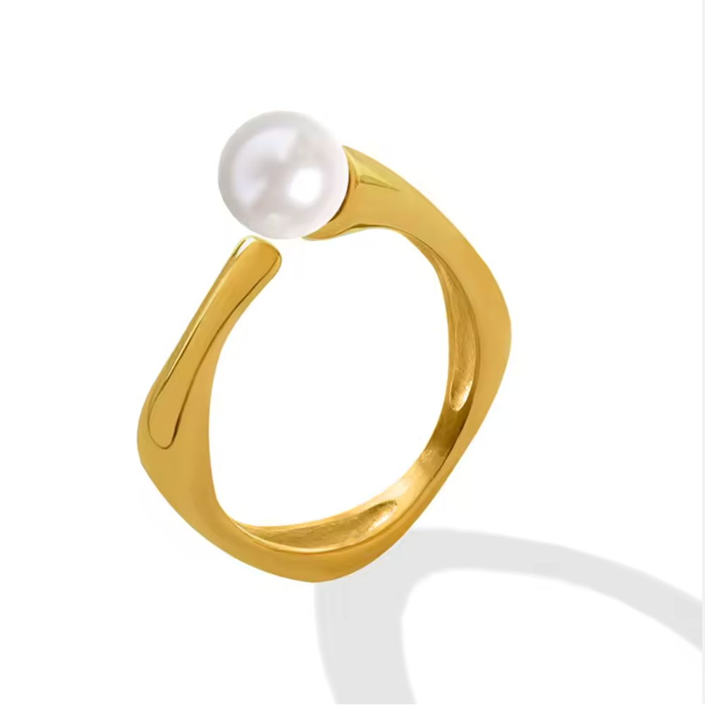 Elegant Vintage-Inspired Pearl Statement Finger Ring